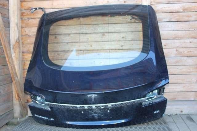 Tesla Model S Tailgate