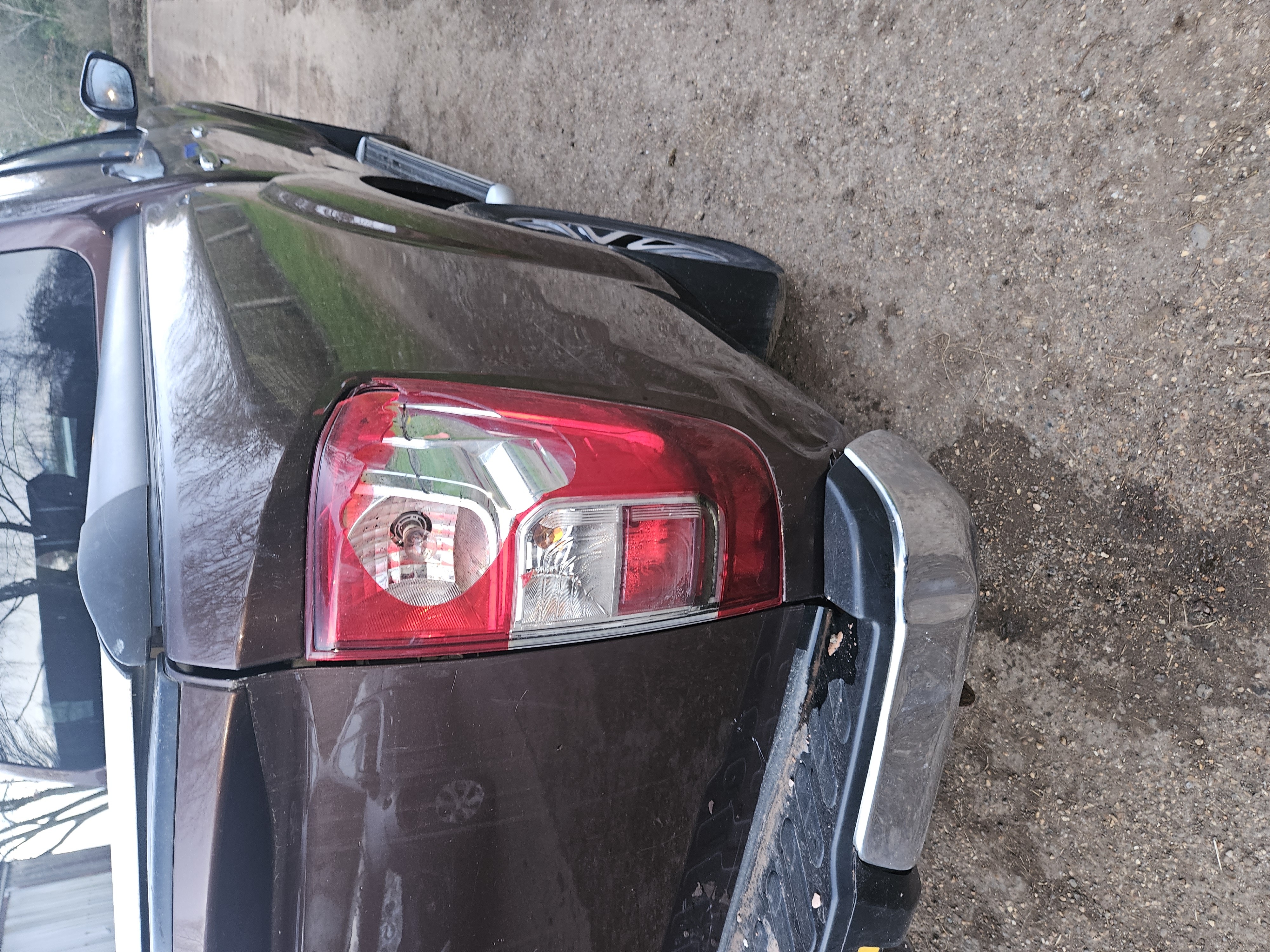 NISSAN NP300 Navara osr light assembly complete