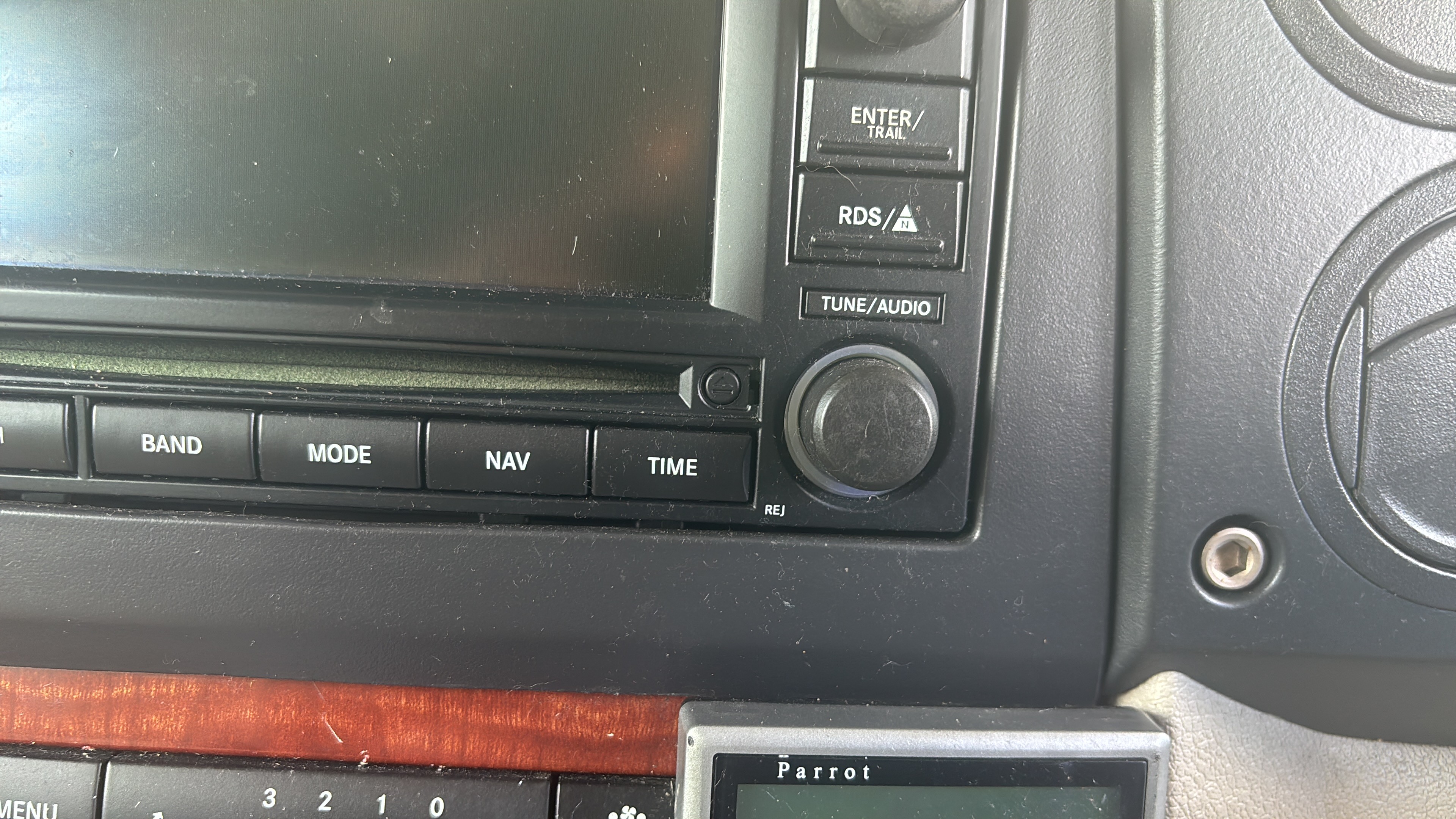 JEEP Commander Stereo System