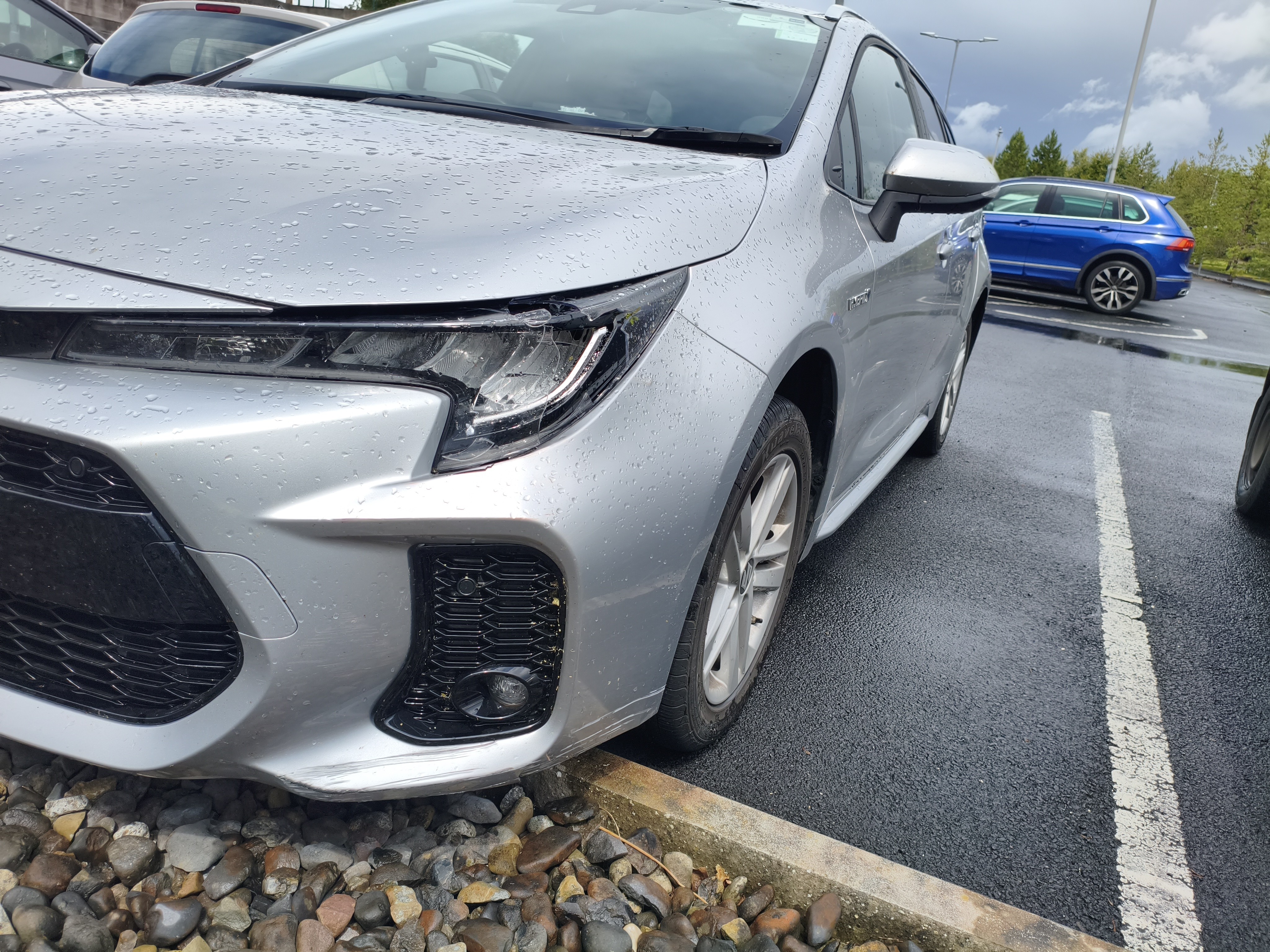 Toyota Corolla left headlamp