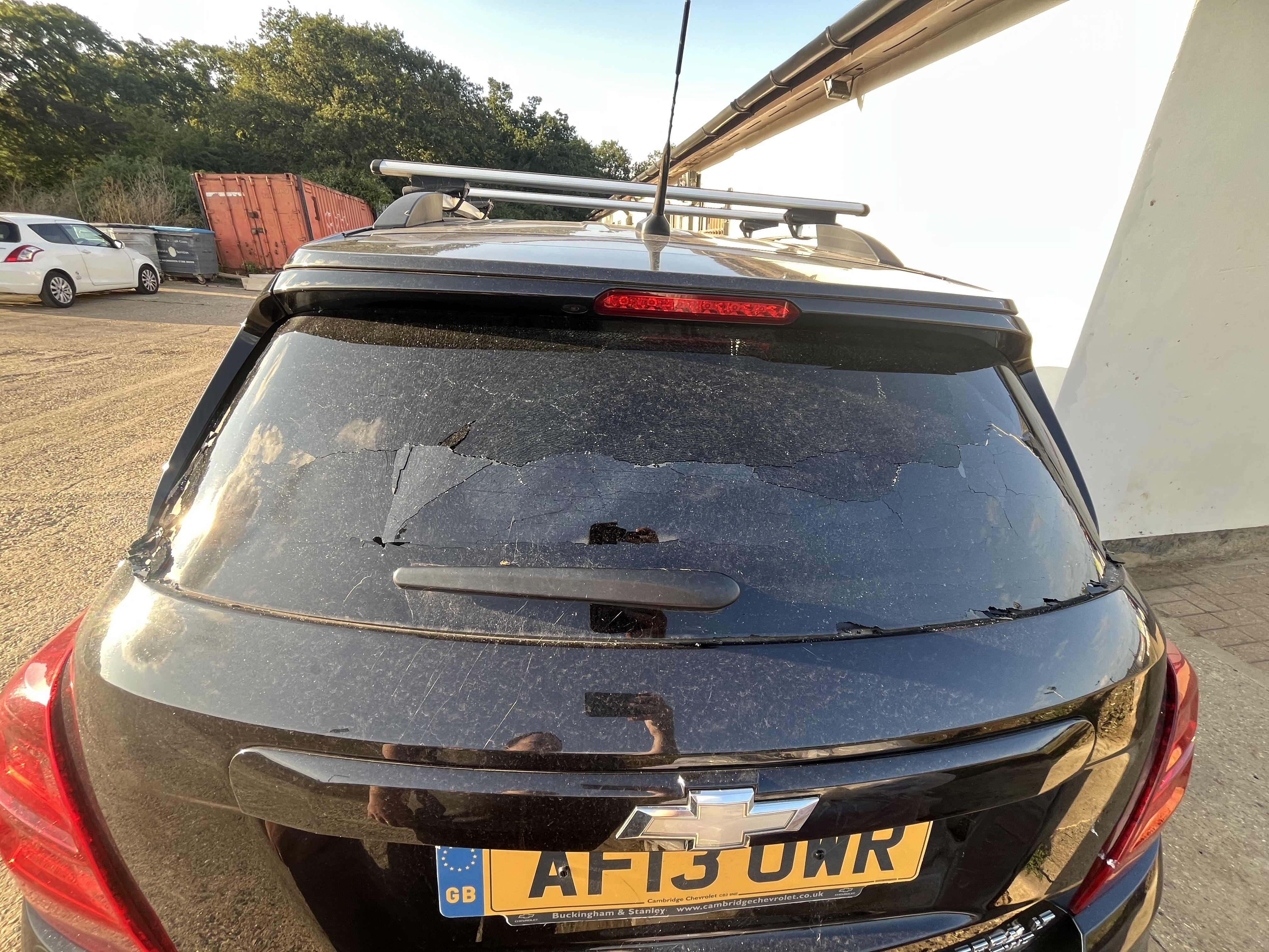 CHEVROLET TRAX tailgate window