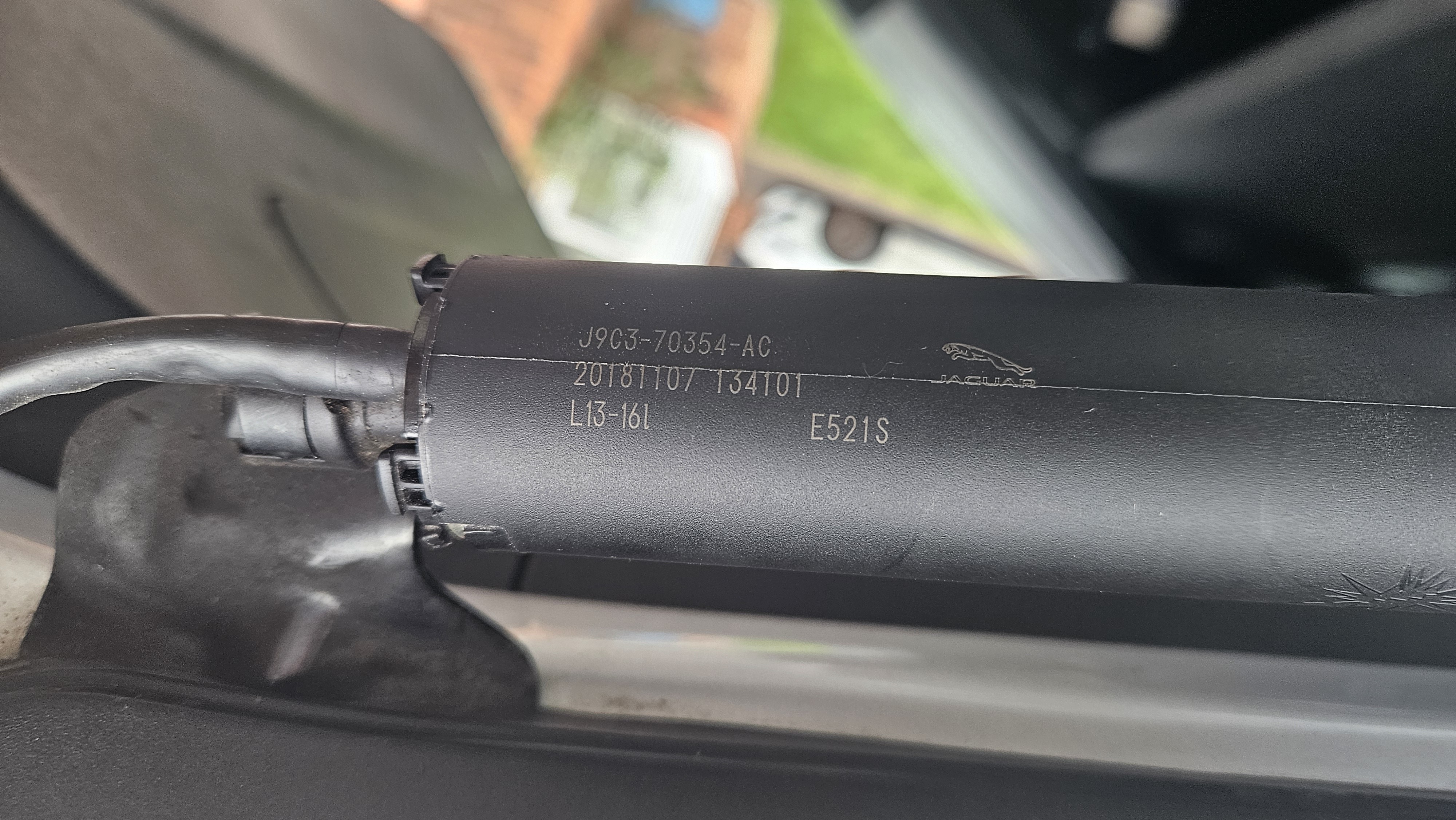Jaguar E-Pace power tailgate struts
