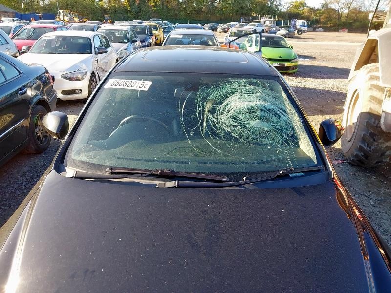 SUZUKI Kizashi Windscreen