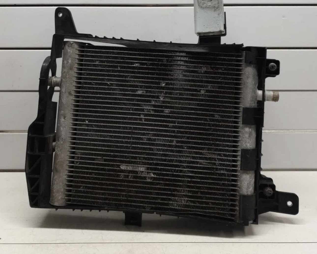 LAND ROVER Defender 90 auxiliary coolant radiator