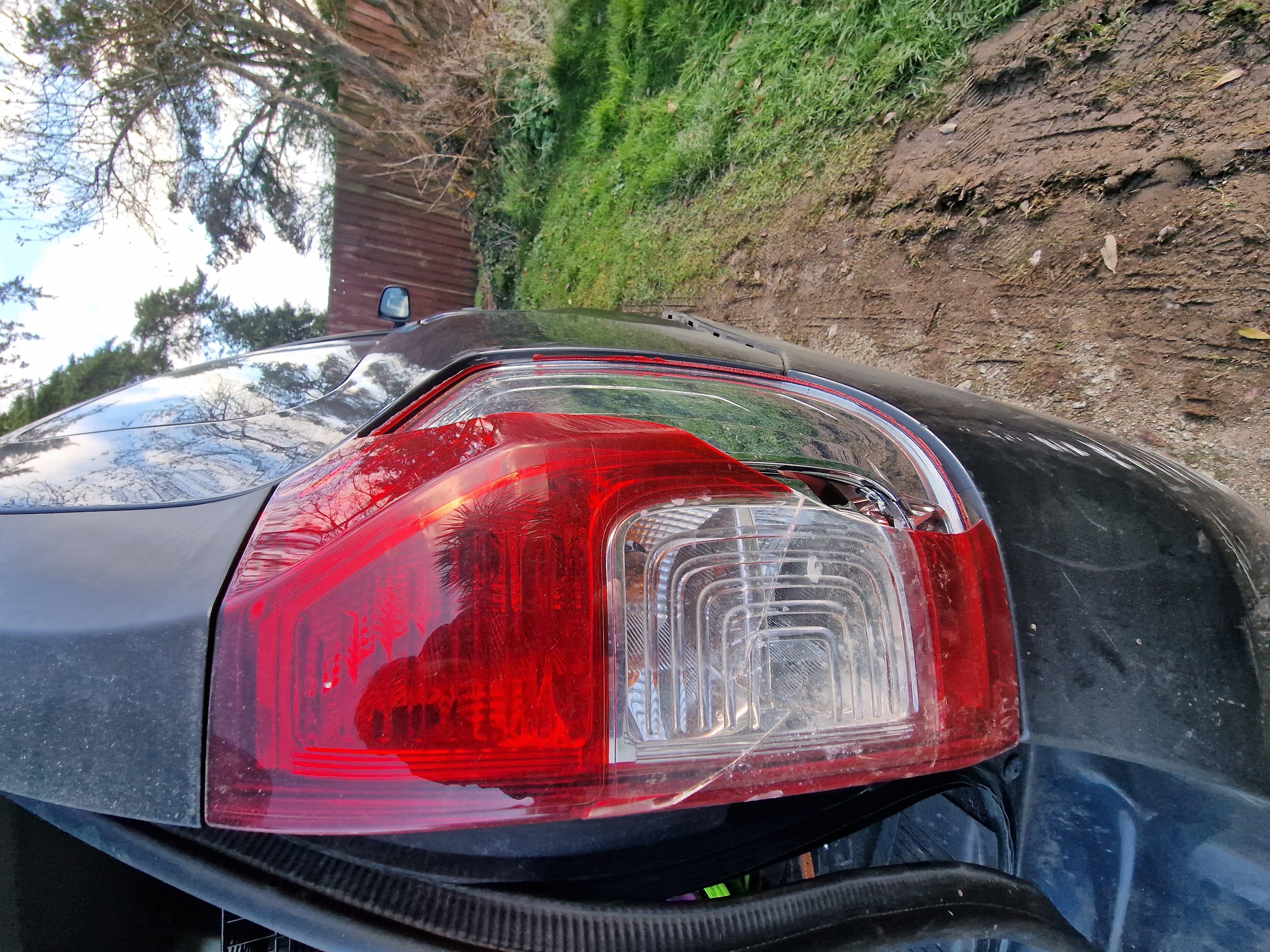 DACIA Logan MCV Drivers rear light