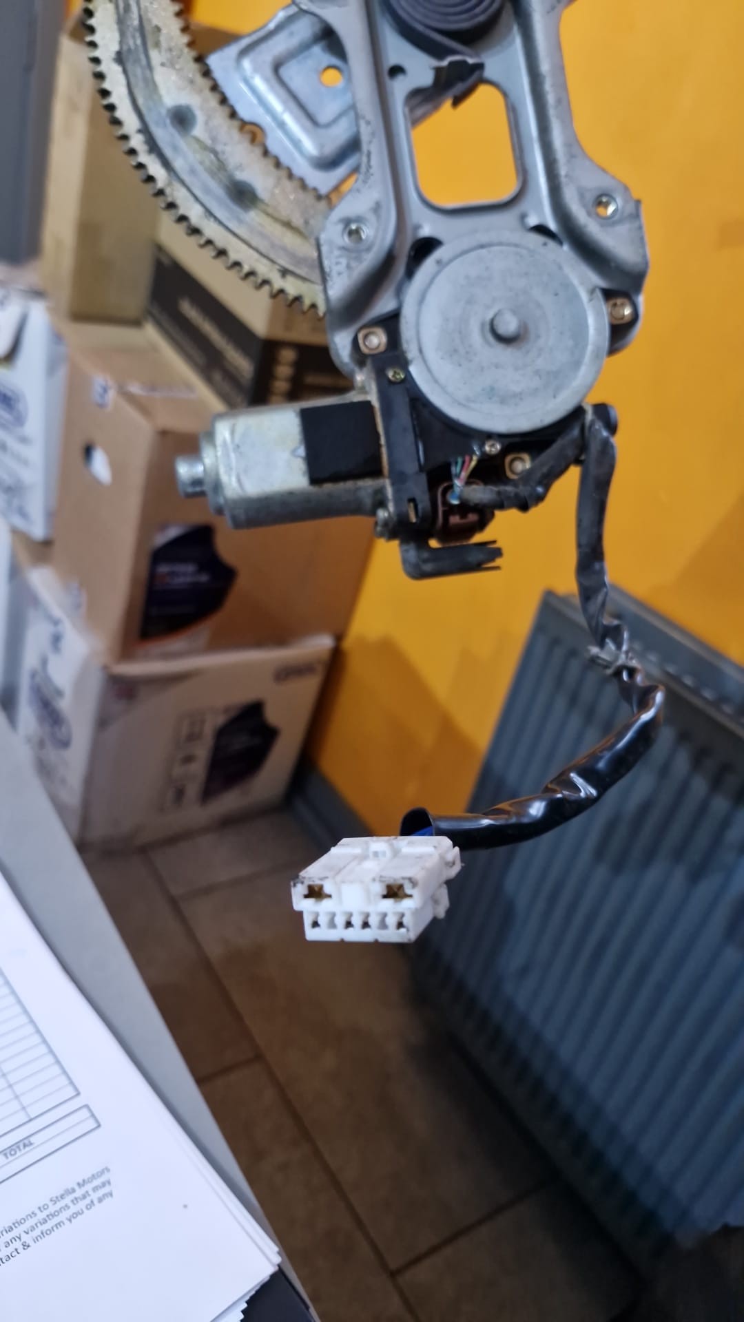 SUBARU Legacy DOOR WINDOW MOTOR - OSF Front Right