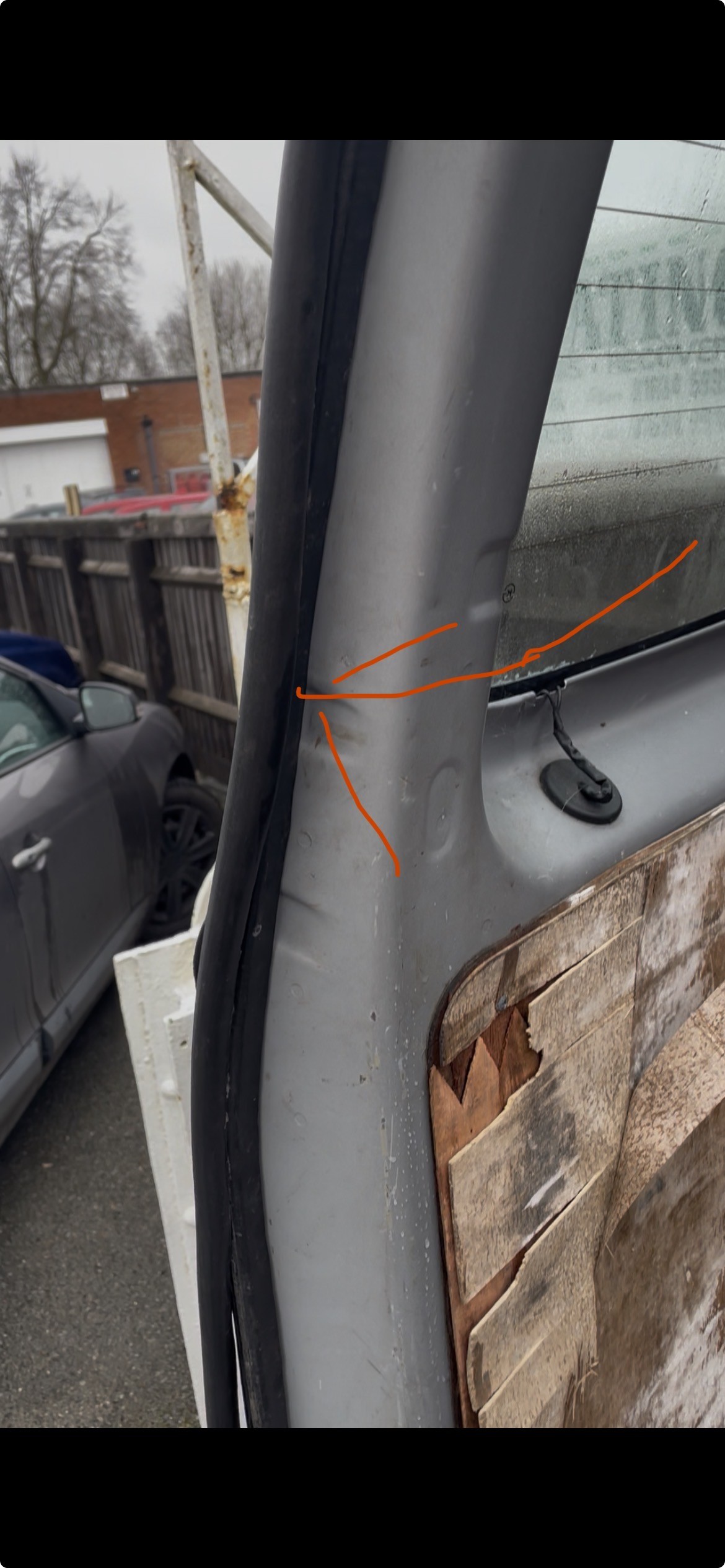 HYUNDAI ILoad PARCEL SHELF