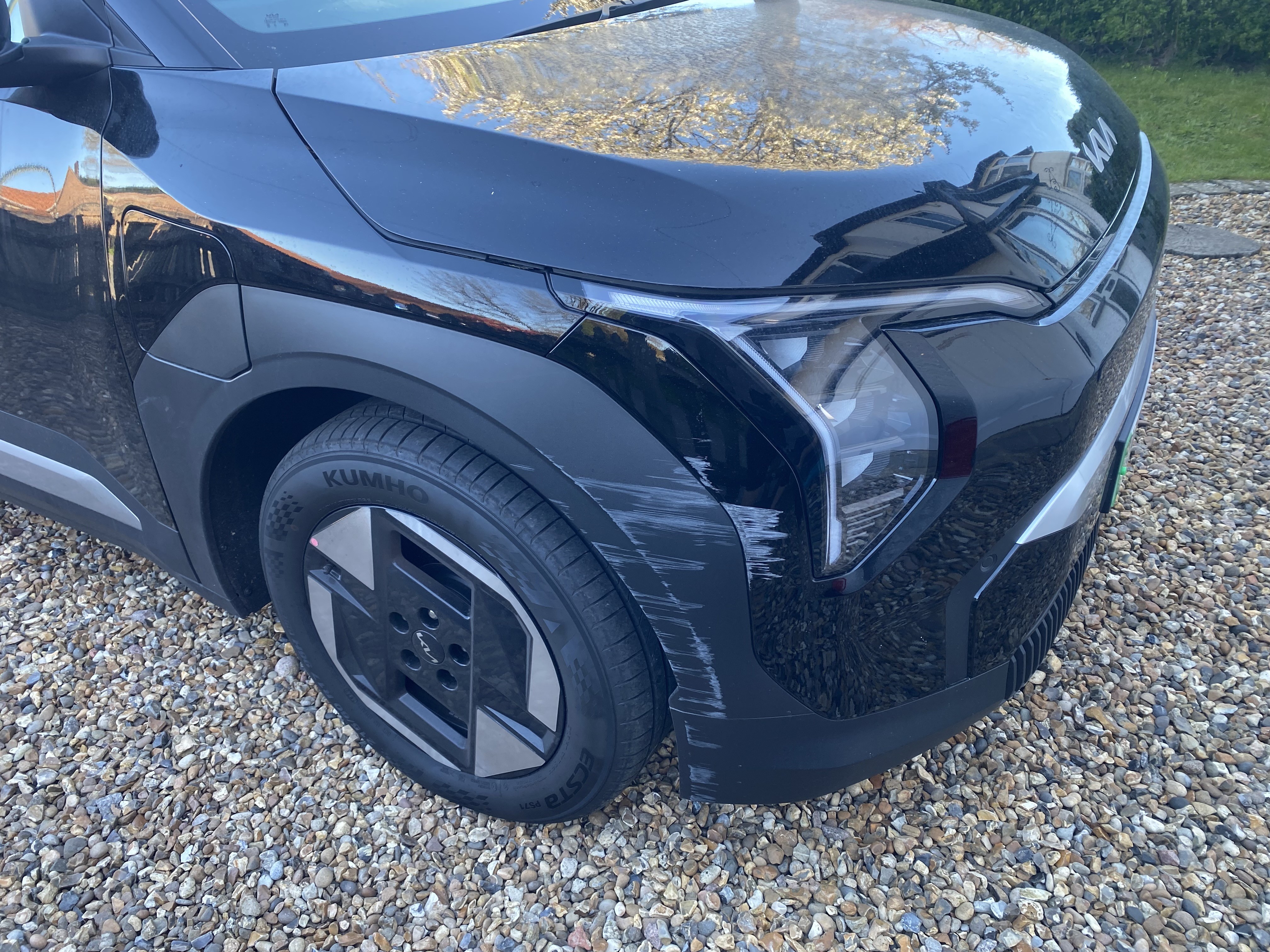 Kia EV3 Front bumper right corner