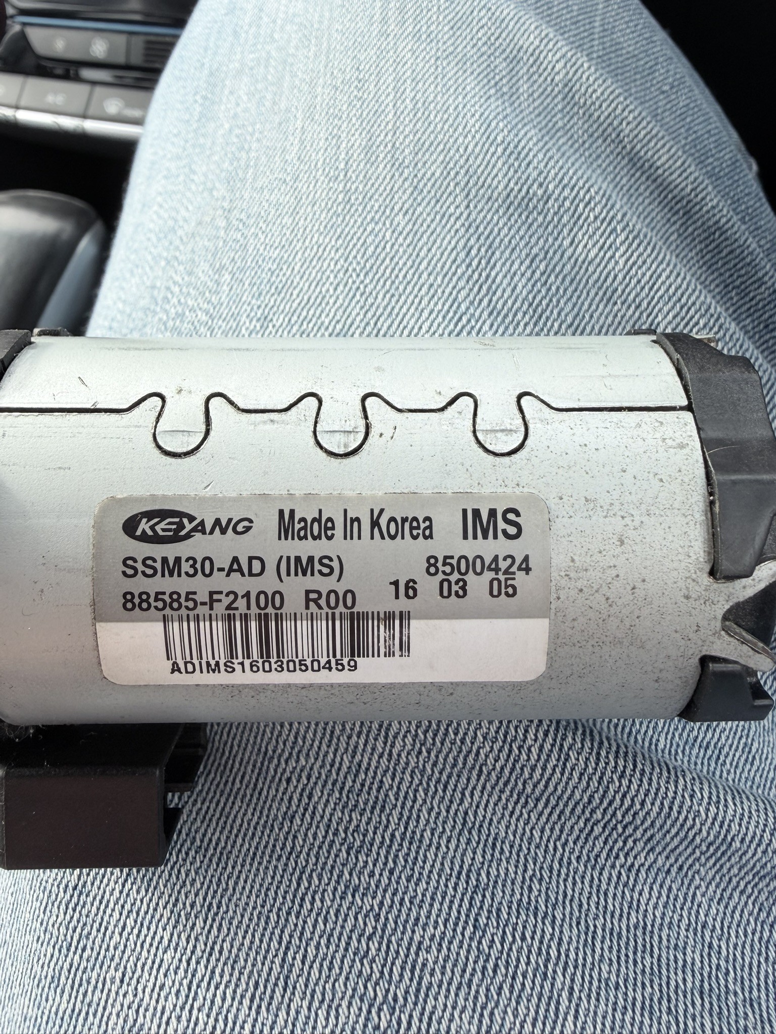 Hyundai Ioniq 88585-f2100 Forward/Back motor for driver seat
