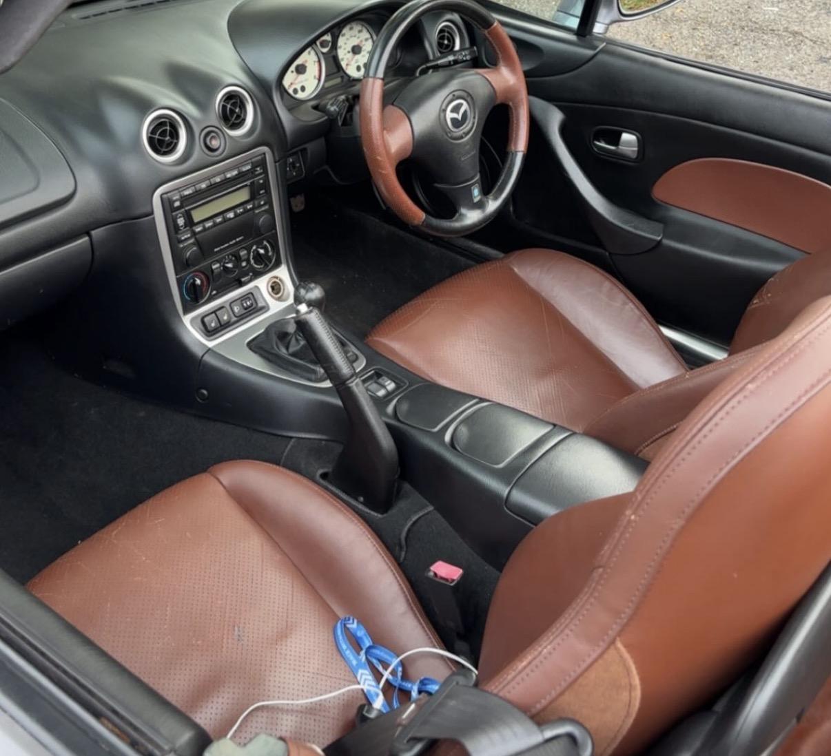 MAZDA MX-5 Both front seats (Sienna Leather Brown)