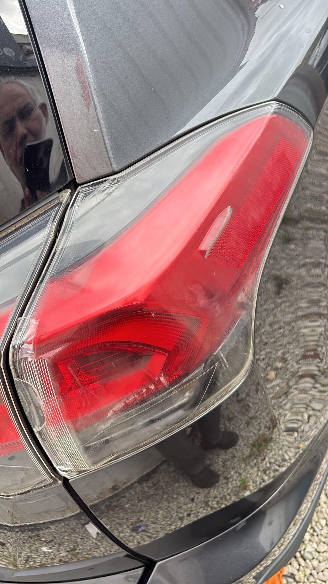 TOYOTA Rav-4 DRIVER SIDE OUTER BREAK LIGHT
