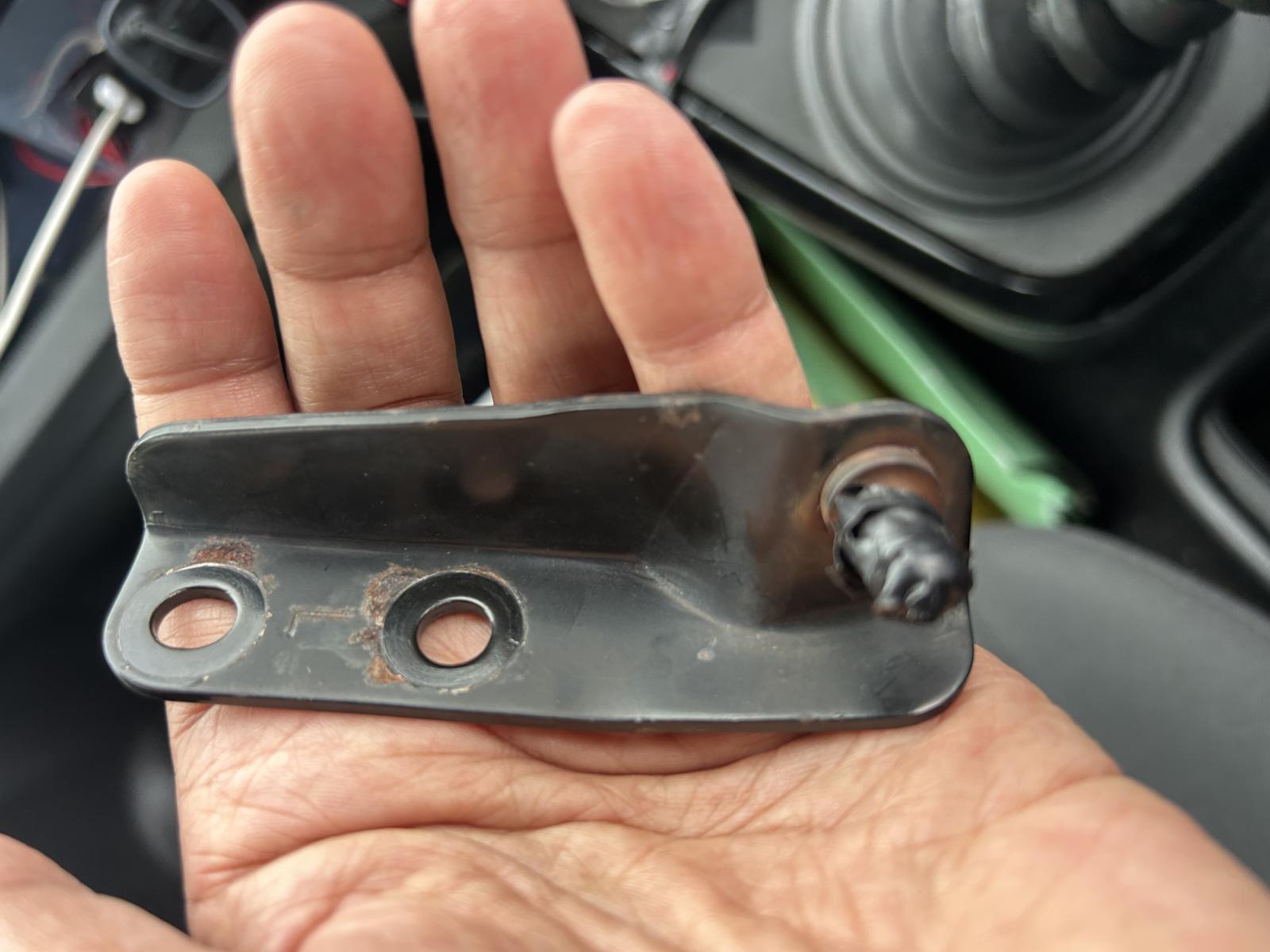 SUZUKI Splash 81850-51811  81860