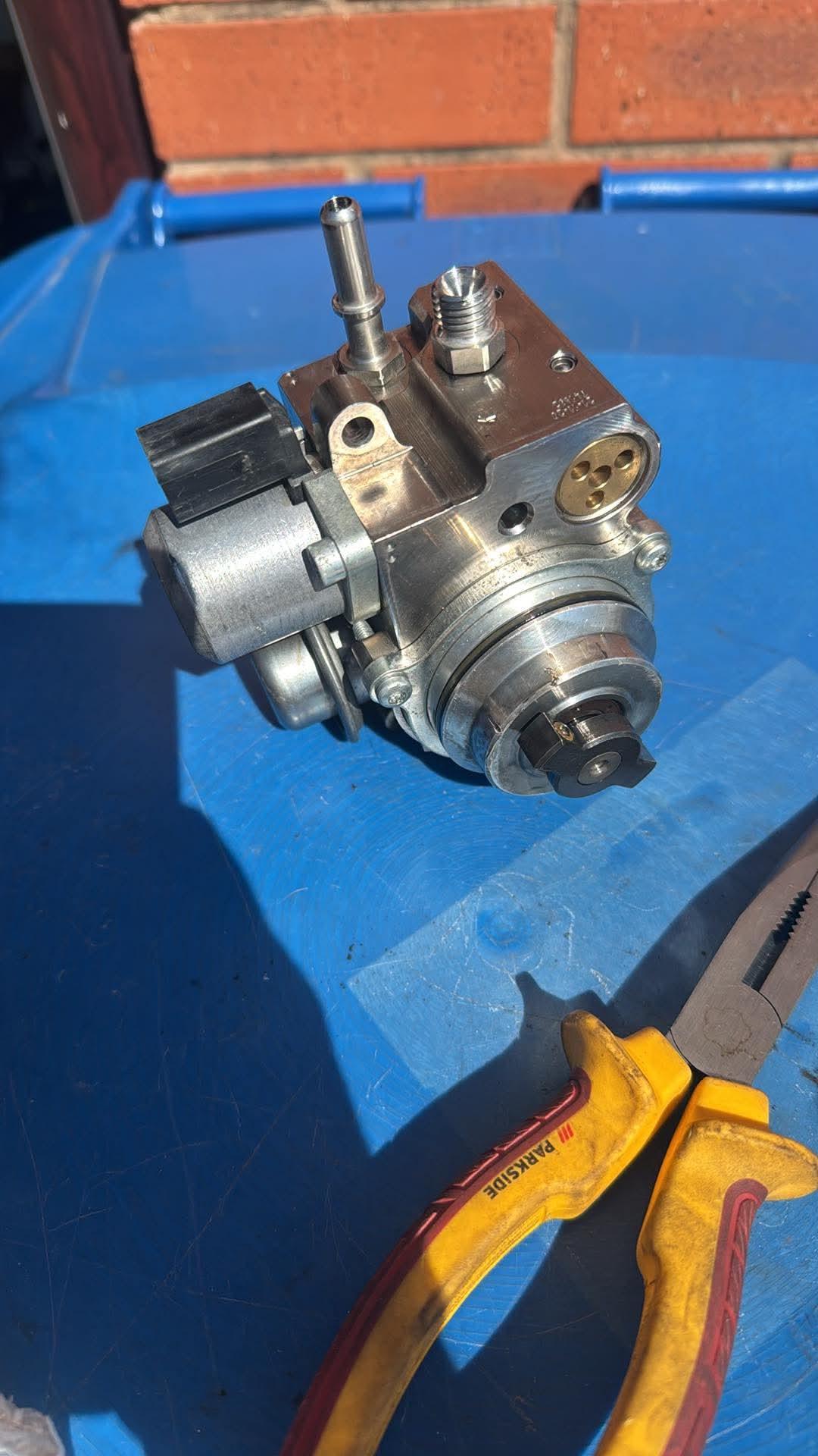 MINI Convertible FUEL PUMP