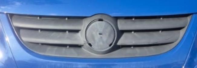 VOLKSWAGEN Fox GRILLE - FRONT