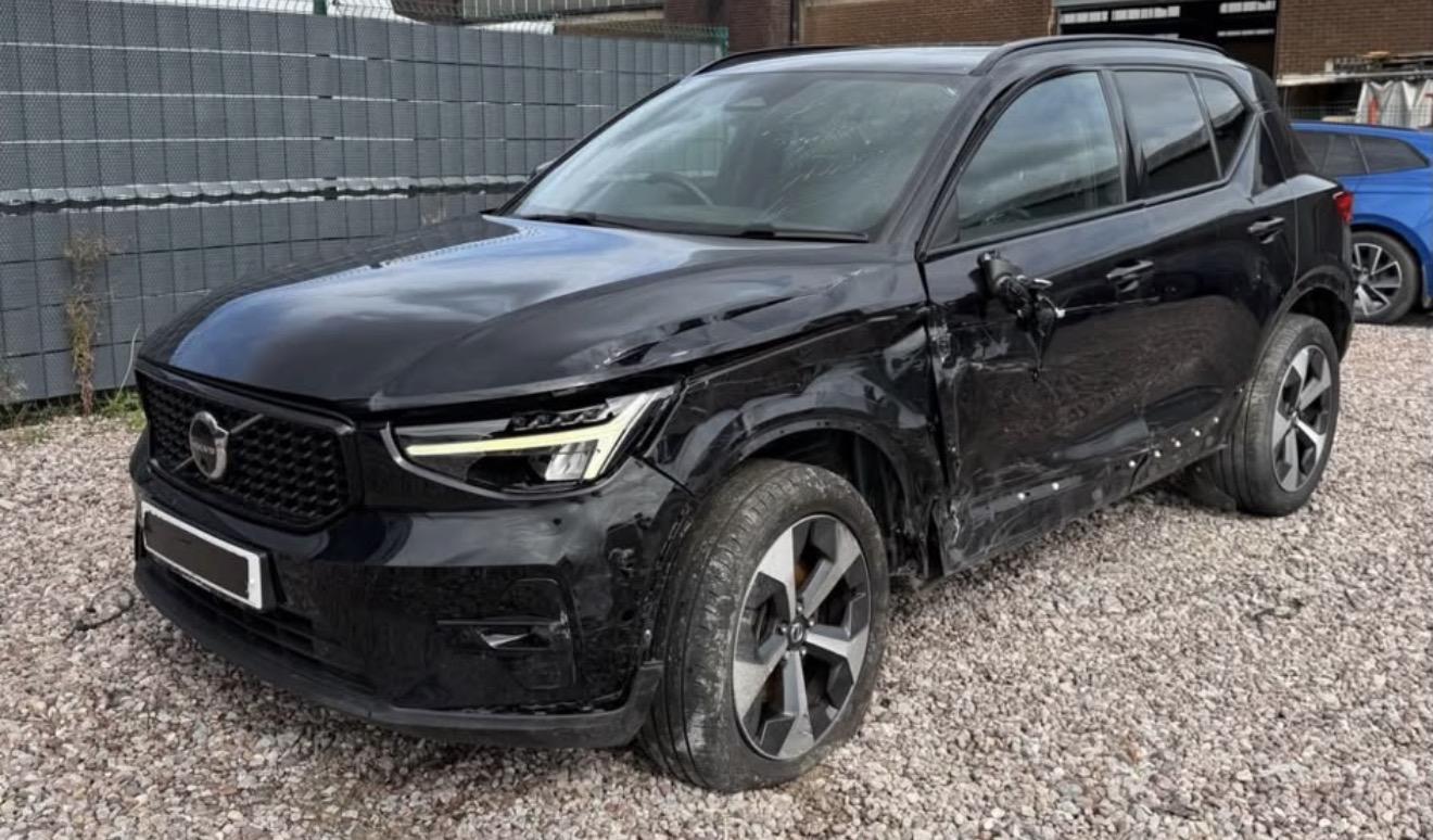 VOLVO XC40 BONNET