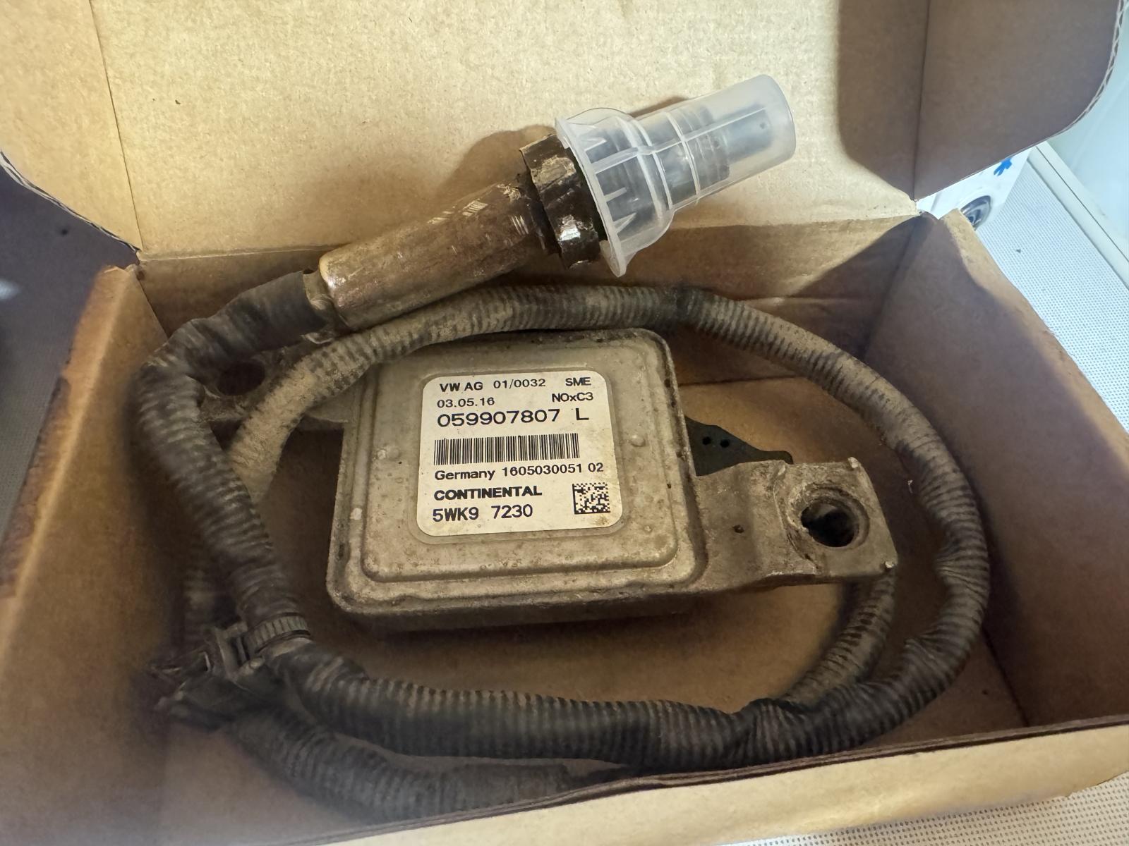 VOLKSWAGEN Touareg 059907807L