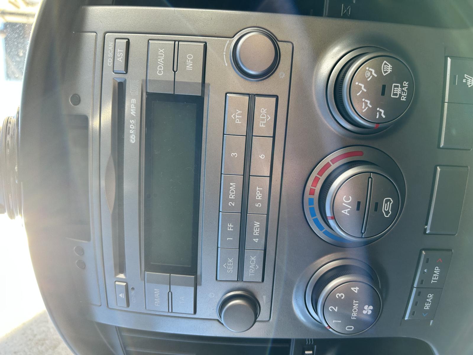 HYUNDAI I800 radio and middle dashboard surround