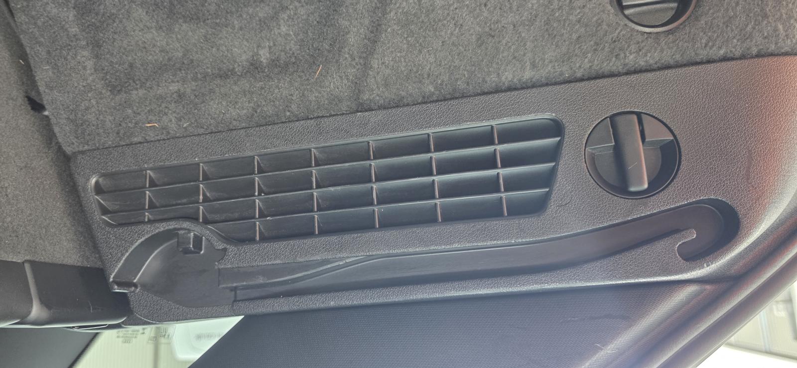 AUDI Q3 PARCEL SHELF
